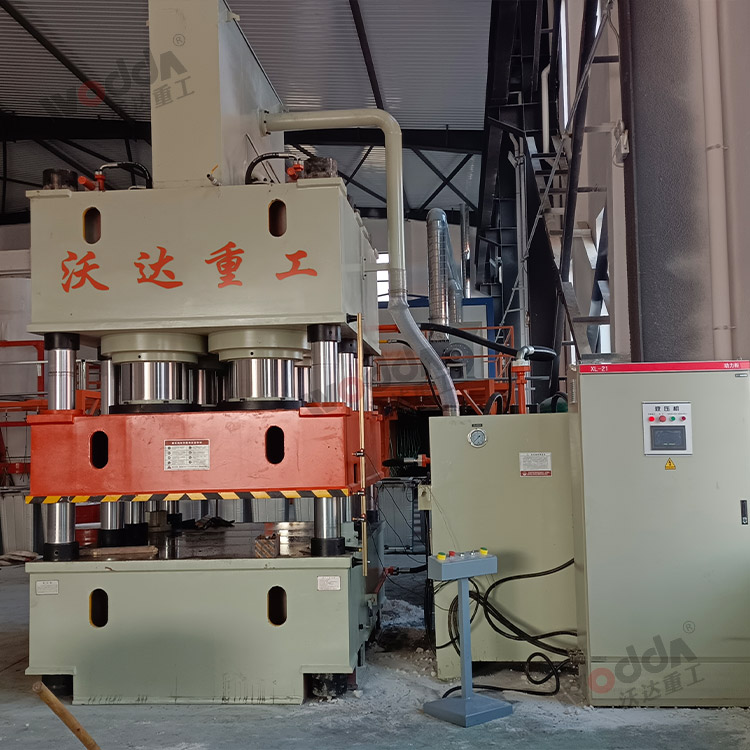 2400噸防盜(dào)門門(mén)面壓花機