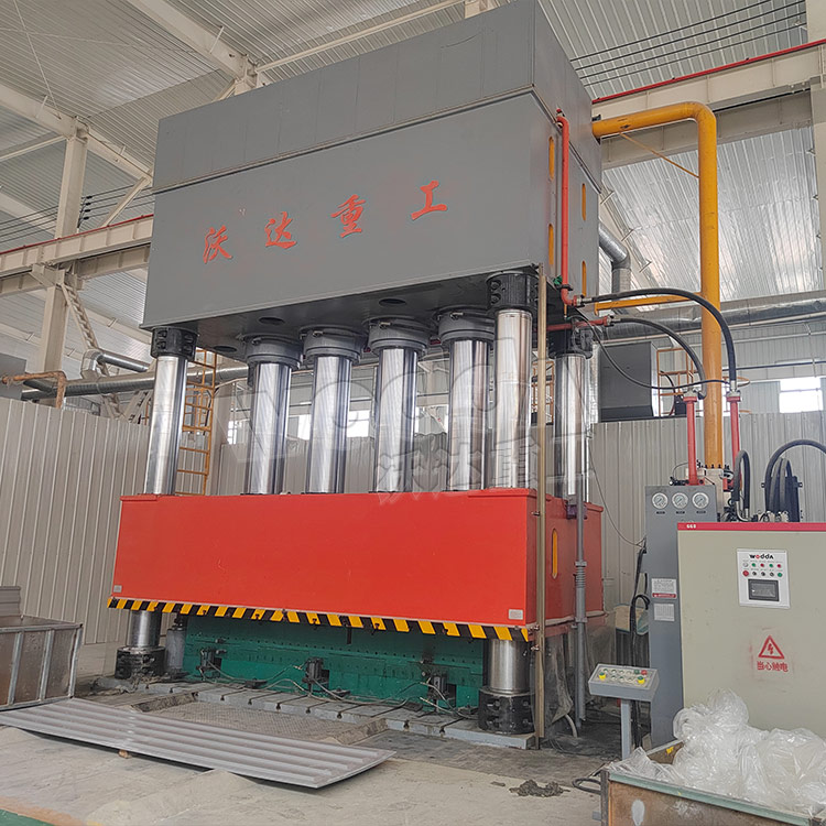 2500噸複(fú)合材料成型液壓機(jī)
